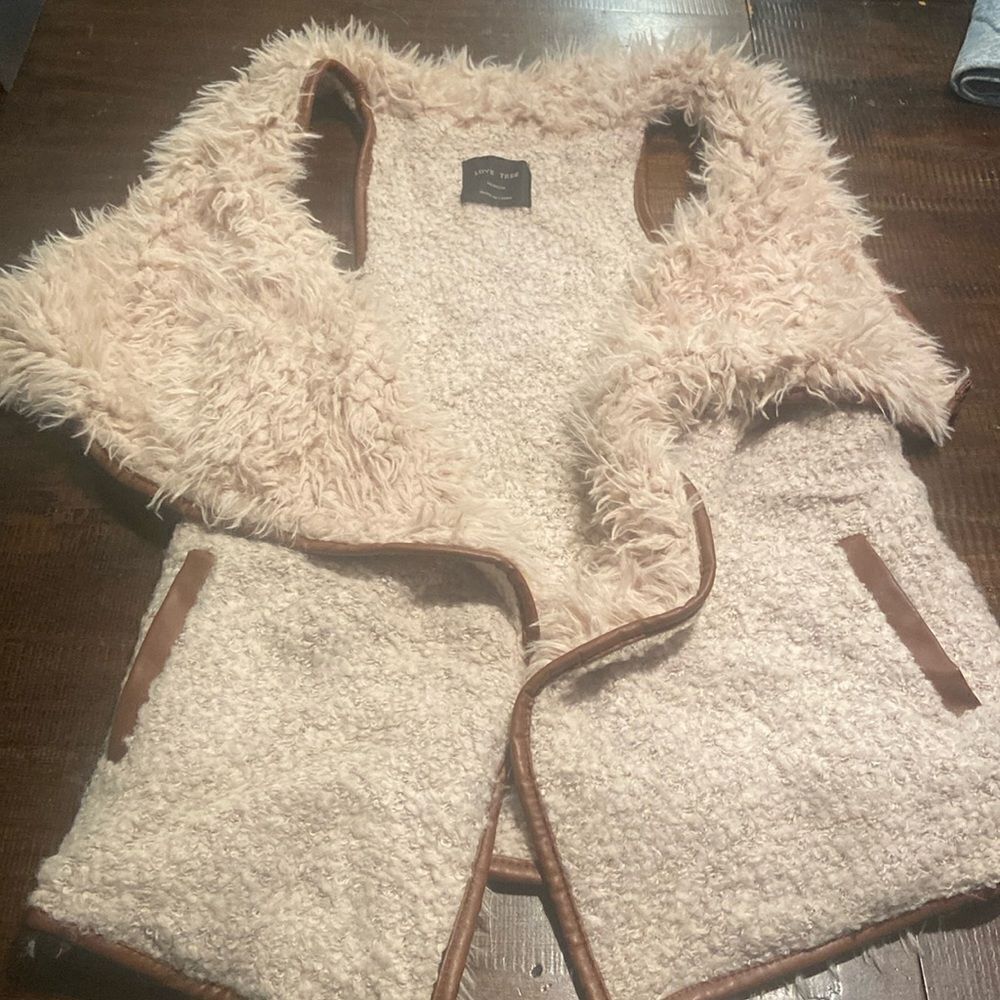 Faux Fur Vest LOVE TREE ladies size medium